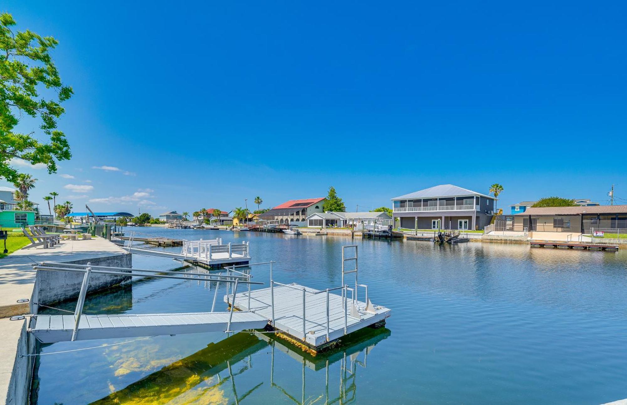 Waterfront Hernando Beach Home With Dock And Hot Tub! 外观 照片